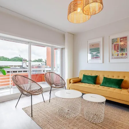 Yellow Breeze Apartment *