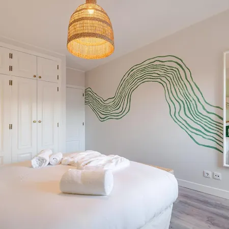Yellow Breeze Apartment *