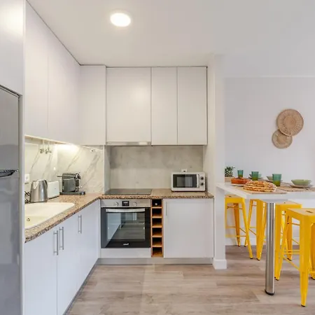 Yellow Breeze Apartment
